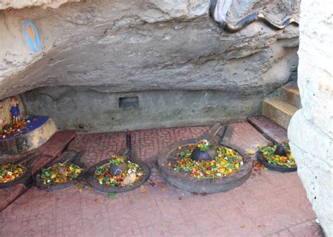 Gangeshwar Mahadev Temple Diu, Timings, History, Darshan, Photos