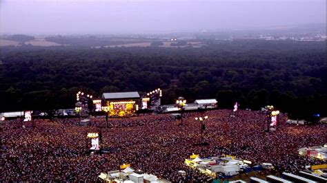 Robbie Williams: Live at Knebworth - Robbie Williams Image (3436551 ...