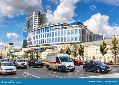 Lotte Hotel Building Facade and Logo Editorial Photo - Image of place, building: 165010976