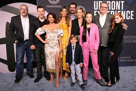 Sofia Vergara shares pics of 'first “Modern Family”' reunion, cast celebrates the missing Dunphy