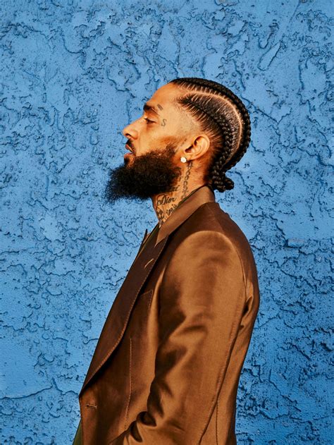 Pin de Davia Newsome em Nipsey | Gq, Homens de cabelo curto, Tranças curtas