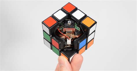 self-solving rubik's cube powered by a custom 3D-printed robotic core