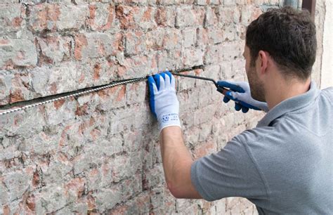 Repairing Cracks In Walls - How To Guide