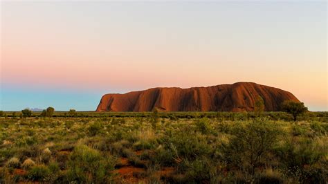 Download Uluru Sunrise HD wallpaper for 4K 3840 x 2160 - HDwallpapers.net