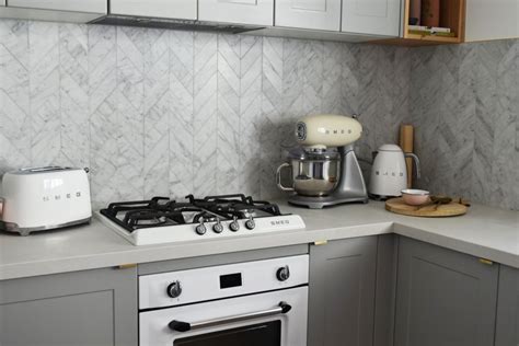 Tiles Talk: 5 Unique Splashback Tile Looks for a Hamptons Style Kitchen ...