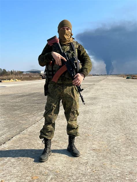 VDV soldier at the Gostomel Airport [960x1280] : r/MilitaryPorn