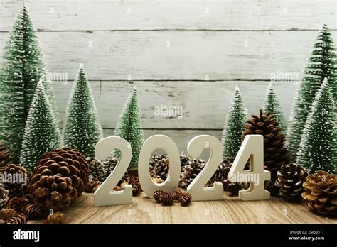 Holiday Decor Trends 2024 - Allys Bernete