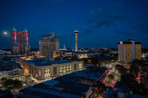 Downtown San Antonio at Night | Nan Palmero | Flickr