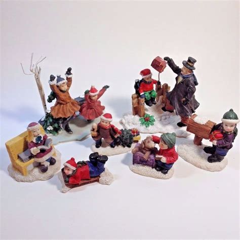 Christmas Village Figurines Lot 7 Pieces | Christmas village, Christmas ...