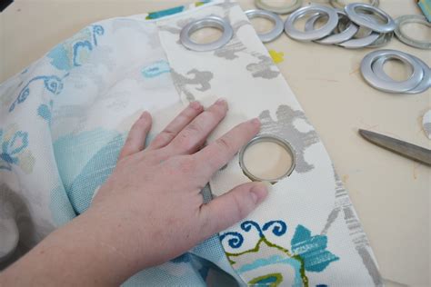 How to make unlined DIY drapes with an easy grommet top | The DIY Mommy