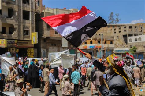 Houthis arrive in Kuwait to start Yemen peace talks | Middle East Eye