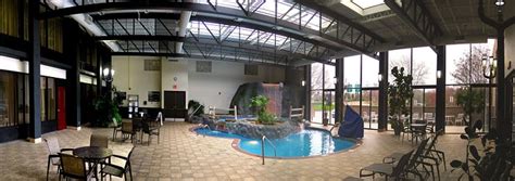 Hilton Knoxville Airport Pool: Pictures & Reviews - Tripadvisor