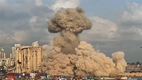 Lebanon: Burning grain silo collapses in Beirut | World News | Sky News