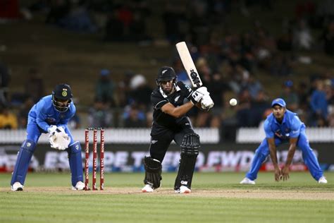 IND vs NZ, 1st ODI Live Cricket Score: Taylor 109* Helps NZ To Win - News Nation English