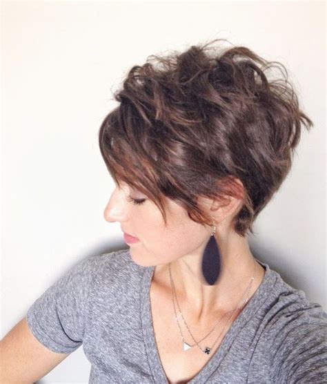 20 Photos Messy Asymmetrical Pixie Bob Haircuts