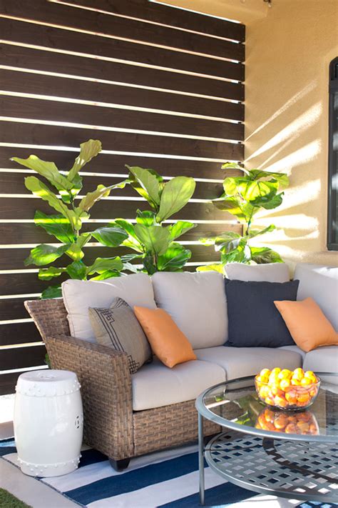 How To Customize Your Outdoor Areas With Privacy Screens