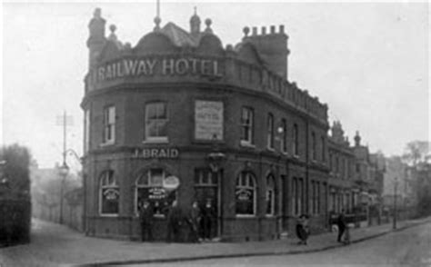 Teddington Pubs, There may have been a malthouse and brewhouse in Teddington in 1657 ...