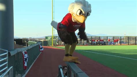 Sparky Fail - Mascot of Liberty University falls down at baseball game - YouTube