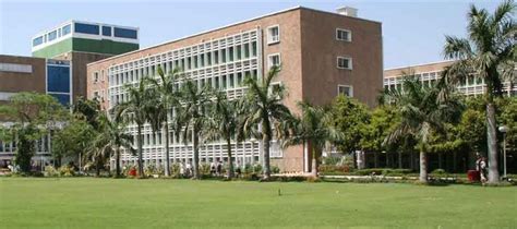 Top 20 Medical Colleges in Andhra Pradesh Latest List 2023 - College Chalo