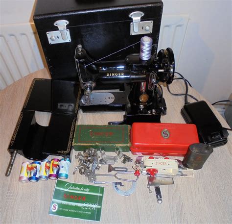 Vintage Singer 222K Featherweight Free Arm Quilting Sewing Machine with attachments | Sewing ...