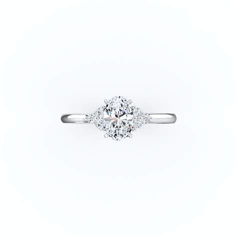 Oval Cut Diamond Cluster Ring - Platandia