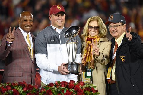 Rose Bowl trophy on victory tour as USC places No. 3 in final football poll - USC Today