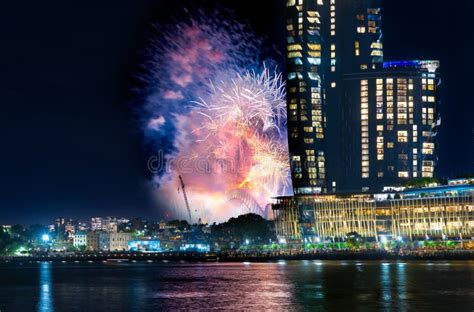 Sydney Harbour Bridge New Years Eve Fireworks 2023, Colourful NYE Fire ...