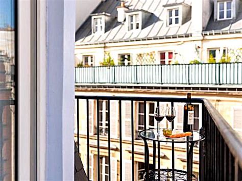 Top 18 Hotel Rooms with Balcony or Private Terrace in Paris