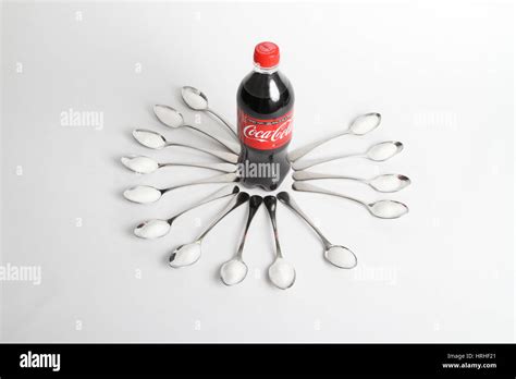 20 ounce oz coke coca cola hi-res stock photography and images - Alamy