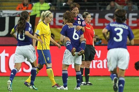 Japan to support their women's soccer team through Tokyo Tower | tokyohive