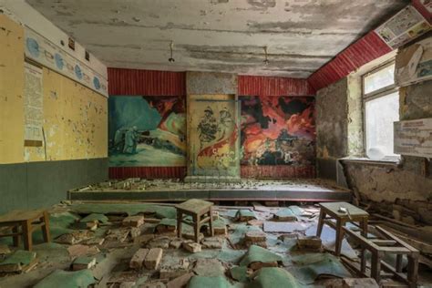 32 Eerie Photos Of The Abandoned City Of Chernobyl