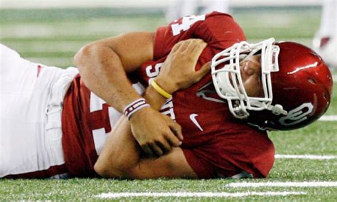 Sooner QB Sam Bradford goes down with injury