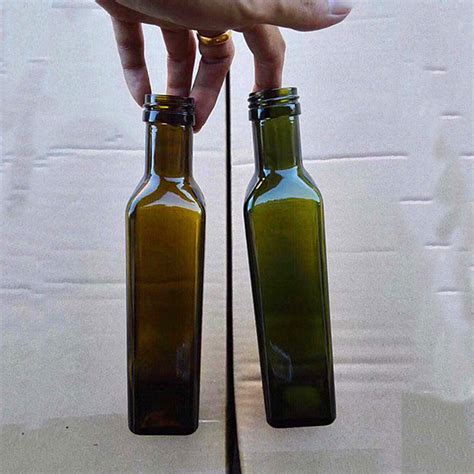 Kitchen Fancy Olive Oil Bottles , Cooking Oil Spray Bottle With Metal Lid