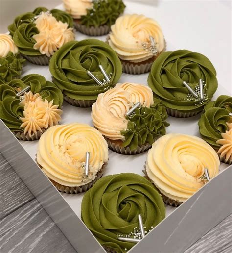 Sage Elegance | Cake decorating frosting