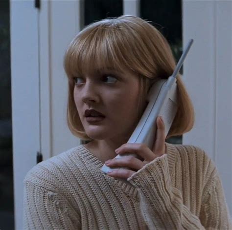 Casey Becker Scream | Scream movie, Scream characters, Drew barrymore scream