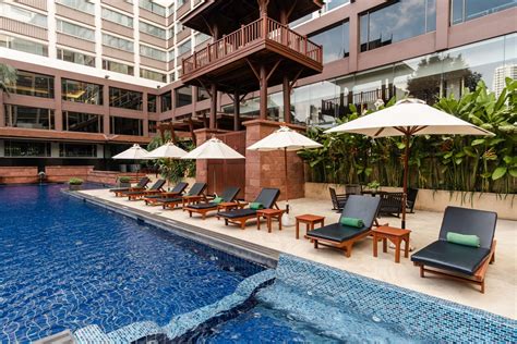 Swimming Pool - Ramada Plaza by Wyndham Bangkok Menam Riverside