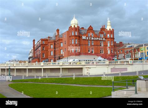 Hotel blackpool promenade hi-res stock photography and images - Alamy