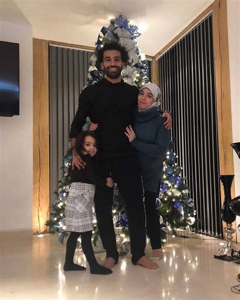 Mo Salah’s Christmas Tree Photo Wins Praise for Promoting Tolerance | Egyptian Streets