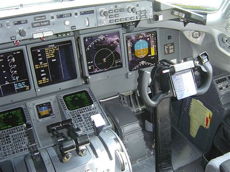 Jet Airlines: Boeing 717 cockpit