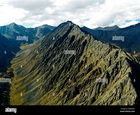 Brooks mountain range aerial hi-res stock photography and images - Alamy