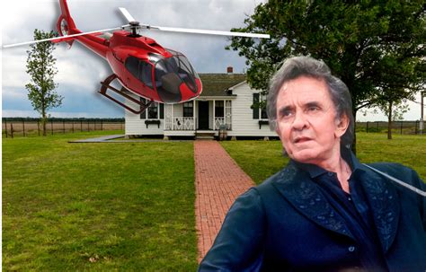 Did Kris Kristofferson Land a Helicopter on Johnny Cash's Lawn to Give Him a Demo? | The Vintage ...