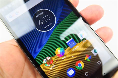 Motorola Moto G5 Review: Motorola Plays It Safe With a Compromise ...