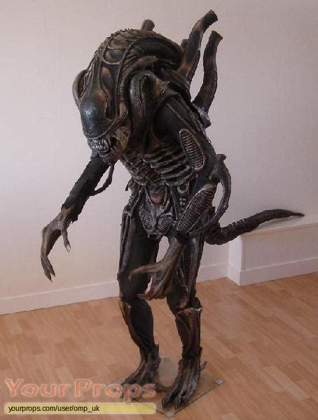 Aliens Alien Warrior costume original movie costume