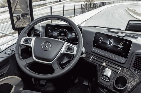 Prise en main : Le Mercedes-Benz Actros dans une nouvelle dimension - Transport Info