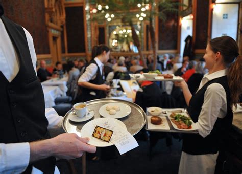 Restaurant staff reveal the unwritten rules of dining out | The Independent