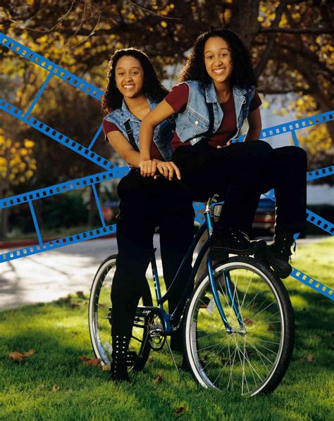 Sister, Sister the TV Show Has the Best '90s Fashion — Especially the Vests