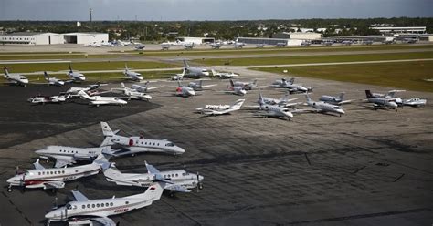 Kathryn's Report: Naples Municipal Airport (KAPF) attracts big crowds in recent weeks