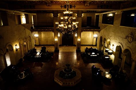 Marilyn Monroe's Ghost Haunts the Roosevelt Hotel - Amy's Crypt