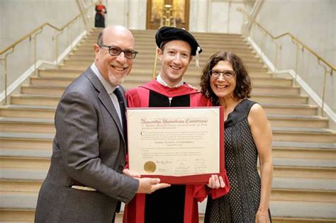 Mark Zuckerberg finally finished his degree at Harvard - Less Yarn