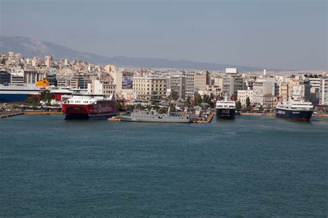 Asisbiz Piraeus Port of Athens Greece 14